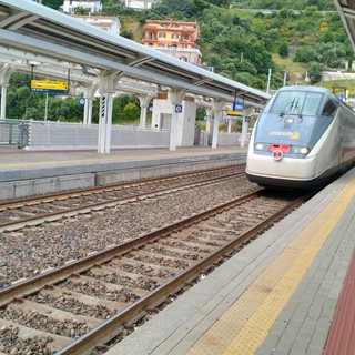 Aggredito capotreno con cocci di bottiglia, proclamato lo sciopero dei lavoratori del trasporto ferroviario
