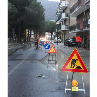 Borghetto, rottura delle tubazioni dell'acquedotto in corso Raffaello: operai al lavoro