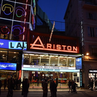 Festival di Sanremo 2021, Toti: "Vogliamo vedere il palco dell'Ariston aperto, ma è prematuro avere i dettagli sull'organizzazione" (Video)