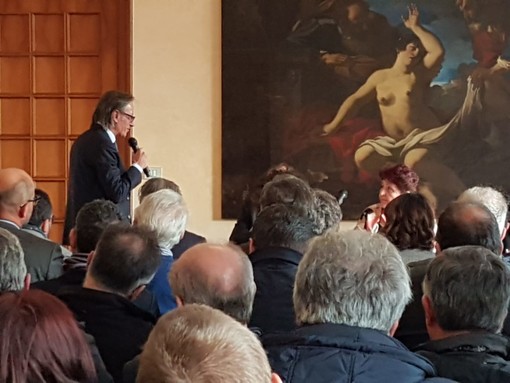 Il sindaco di Albenga Tomatis incontra il ministro Bellanova: "Mi faccio portavoce dei disagi degli agricoltori"