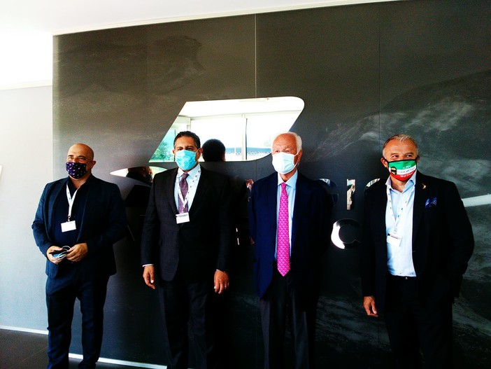 Toti visita la Piaggio Aerospace di Villanova: "Guardiamo con ottimismo alla fine di questa positiva esperienza commissariale"