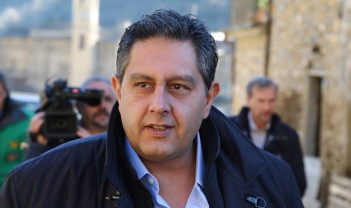 Covid, Toti: "Vaccino Pfizer potrebbe arrivare nei primi 15 giorni di gennaio" Covid, Toti: "Vaccino Pfizer potrebbe arrivare nei primi 15 giorni di gennaio"