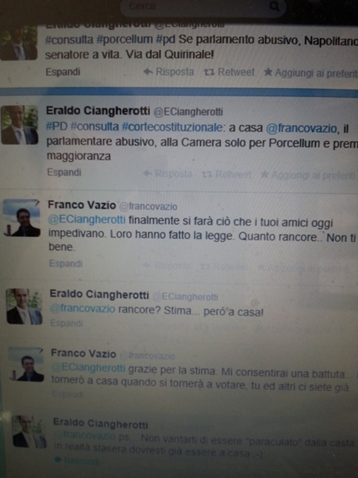 Guerra di tweet tra Vazio e Ciangherotti dopo il "Porcellum" incostituzionale Guerra di tweet tra Vazio e Ciangherotti dopo il "Porcellum" incostituzionale
