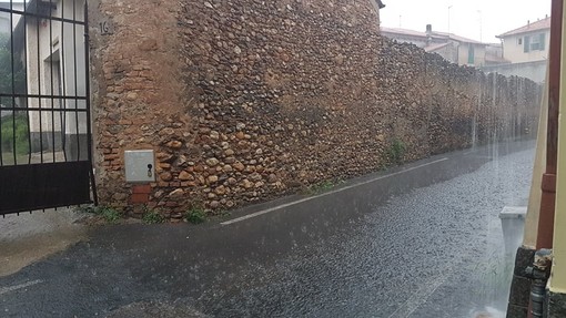 Tempesta in arrivo in provincia di Savona, 800 fulmini in 20 minuti (FOTO e VIDEO) Tempesta in arrivo in provincia di Savona, 800 fulmini in 20 minuti (FOTO e VIDEO)