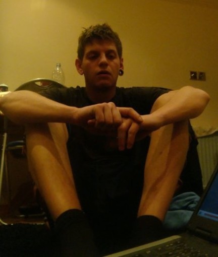 Albenga: per Tommi e Eli uno spettacolo sotto le torri