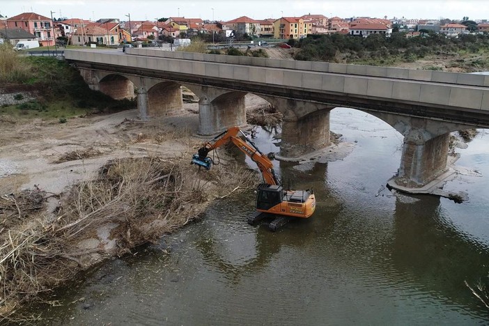 Albenga, terminata la pulizia del torrente Neva (FOTO)