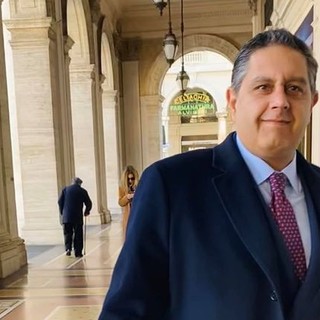 Coronavirus, Toti: "500 euro una tantum a famiglia per sostenere i genitori che lavorano"