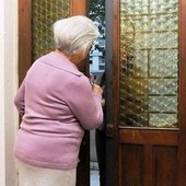 Anziana truffata con la tecnica del finto incidente Anziana truffata con la tecnica del finto incidente