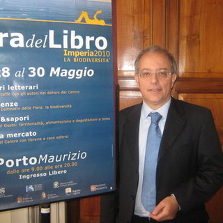 Alassio: domani presentazione del libro del medico sanremese Gianfranco Trapani 'Il pediatra nel cassetto'