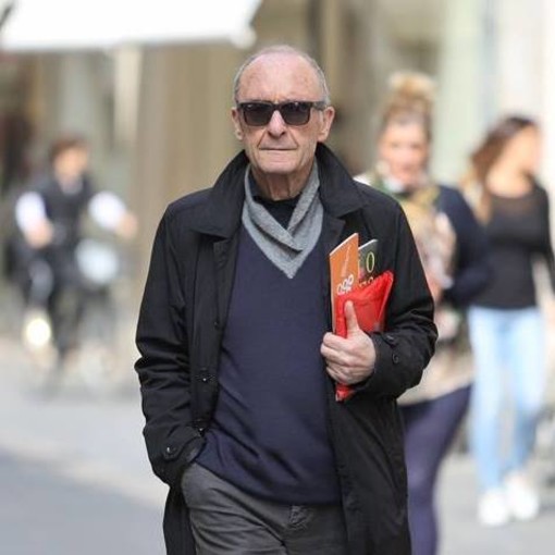 Senza Radici, il nuovo Docufilm di Teo De Luigi girato in Liguria viene presentato ufficialmente Senza Radici, il nuovo Docufilm di Teo De Luigi girato in Liguria viene presentato ufficialmente