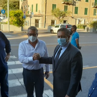 Regionali, il sindaco di Varazze candidato alle elezioni? Toti: "Bozzano è il benvenuto nelle nostre liste" (VIDEO) Regionali, il sindaco di Varazze candidato alle elezioni? Toti: "Bozzano è il benvenuto nelle nostre liste" (VIDEO)