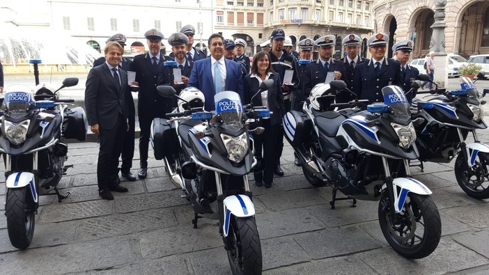 Celebrata la giornata della Polizia Locale, Toti: "Credo sia momento importante per la nostra città"