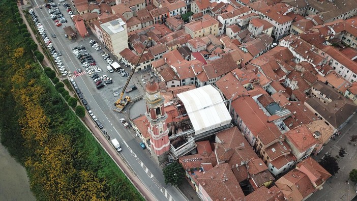 Terminata la copertura d'emergenza per la chiesa di Cairo danneggiata da incendio doloso Terminata la copertura d'emergenza per la chiesa di Cairo danneggiata da incendio doloso