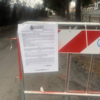 Albenga, Tomatis (FdI): "Telecamere in centro per controllare i varchi, a Vadino strade chiuse con transenne per pericolo"