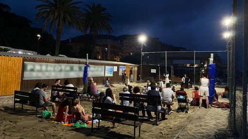 Arte e pedagogia si mischiano in riva al mare a Finale col teatro per i più piccoli