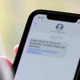 Anche nel savonese imperversa la truffa via WhatsApp