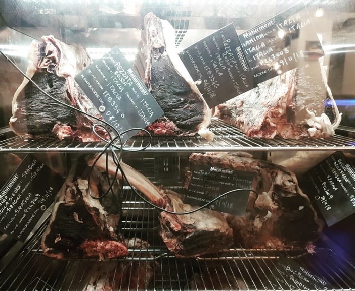 Cambia volto uno dei locali storici finalesi: l'Alter Ego di Finalborgo Cambia volto uno dei locali storici finalesi: l'Alter Ego di Finalborgo