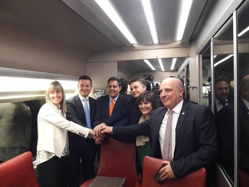 Frecciarossa Genova-Venezia, il presidente Toti: "Da oggi le due Repubbliche Marinare sono più vicine" Frecciarossa Genova-Venezia, il presidente Toti: "Da oggi le due Repubbliche Marinare sono più vicine"