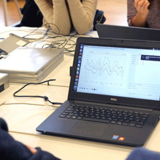 Il rapporto dei giovani con la tecnologia e la finanza