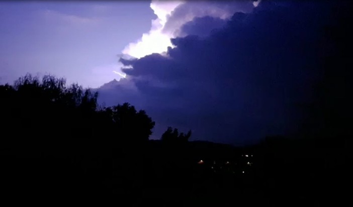 Tempesta di fulmini tra Savona e Varazze. Oltre 1000 scariche registrate in nemmeno un'ora (VIDEO)