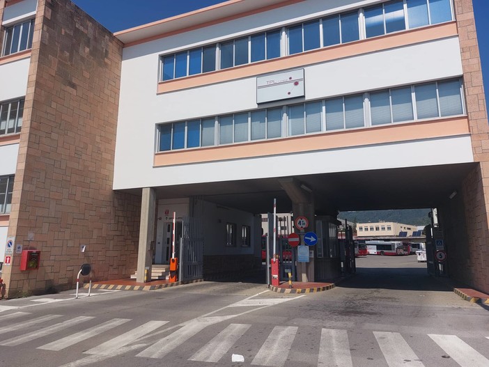 Tpl Linea, il nuovo direttore generale sarà scelto tra i dipendenti: l'azienda ha approvato il bando di selezione interno Tpl Linea, il nuovo direttore generale sarà scelto tra i dipendenti: l'azienda ha approvato il bando di selezione interno