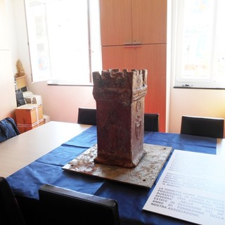 Savona, la Torretta restaurata torna sul fondo del mare