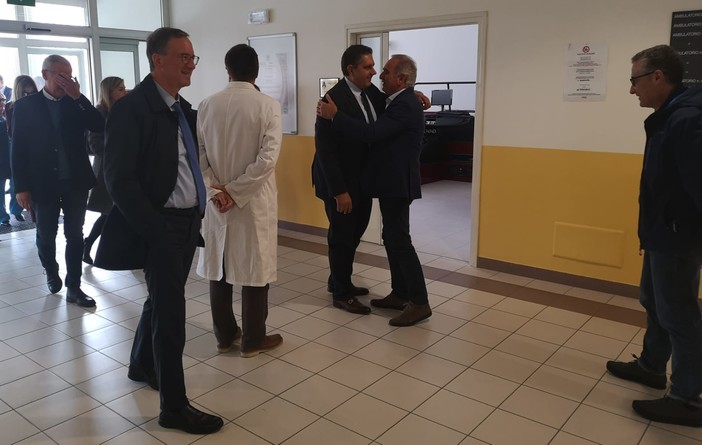 Il presidente Toti col sindaco De Vincenzi Il presidente Toti col sindaco De Vincenzi