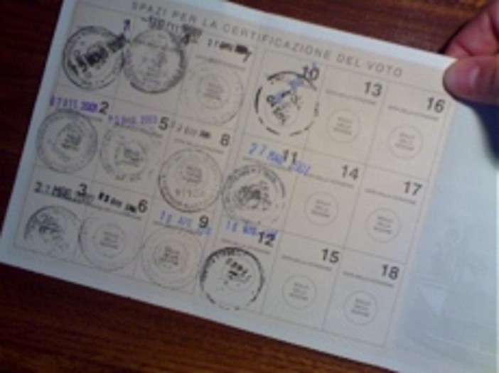 Albissola Marina, in arrivo le tessere elettorali ai neomaggorenni Albissola Marina, in arrivo le tessere elettorali ai neomaggorenni