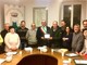 Tovo, il dottor Marino Basso riceve una targa commemorativa in occasione del suo pensionamento
