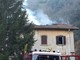Divampano le fiamme sul tetto di una casa al Santuario di Savona (FOTO e VIDEO)