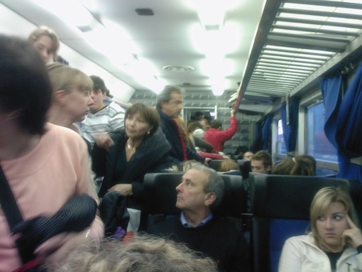 Pendolari, piu' posti sui treni Pendolari, piu' posti sui treni