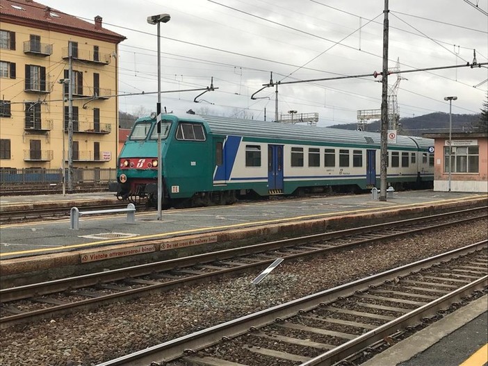 Chiusura A6, potenziato il trasporto ferroviario: 900 posti per il primo treno che scende dalla Val Bormida Chiusura A6, potenziato il trasporto ferroviario: 900 posti per il primo treno che scende dalla Val Bormida