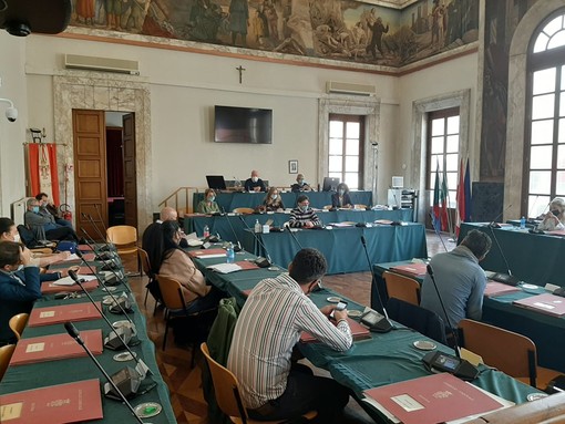 Savona, commissione sul ruolo del direttore del Chiabrera. E' nuovamente scontro all'interno della maggioranza. Martino e Marabotto: "Persa occasione di confronto, la Giunta ci ripensi"