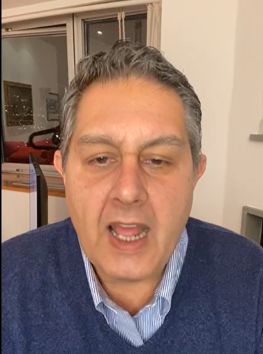 Toti in diretta: "Sarà l'ultimo Natale che passeremo così, arriva il vaccino" Toti in diretta: "Sarà l'ultimo Natale che passeremo così, arriva il vaccino"