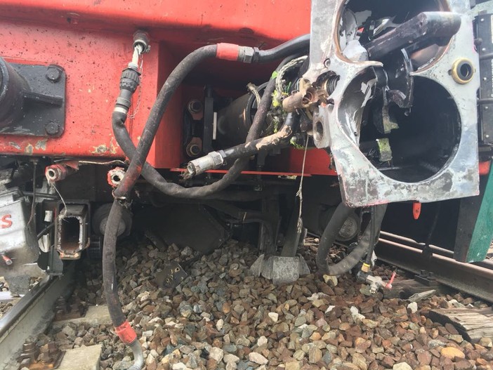 "Solo la prontezza del macchinista ha evitato una strage" (VIDEO e FOTO) "Solo la prontezza del macchinista ha evitato una strage" (VIDEO e FOTO)