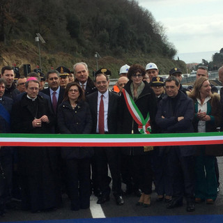 Il ministro De Micheli inaugura il nuovo viadotto "Madonna del Monte" sulla A6 (FOTO e VIDEO)