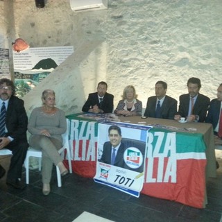 Elezioni Albenga, Rosy Guarnieri incassa l'appoggio di Toti e Biasotti
