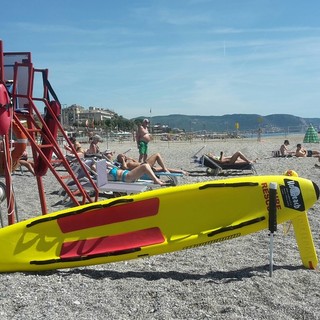 Loano come la California con i bagnini dotati della tavola "rescue board"