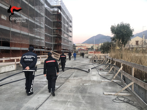 Ceriale, blitz nell'area T1: otto stranieri denunciati dai carabinieri (FOTO)