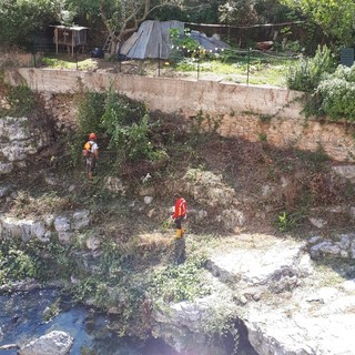 Zuccarello pulisce il torrente Neva (FOTO)