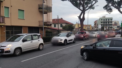 Tamponamento a Pietra Ligure: nessun ferito, ma il traffico va in tilt