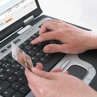 Aumentano i web truffatori, prodotti inesistenti ed a basso costo: vittime tanti savonesi