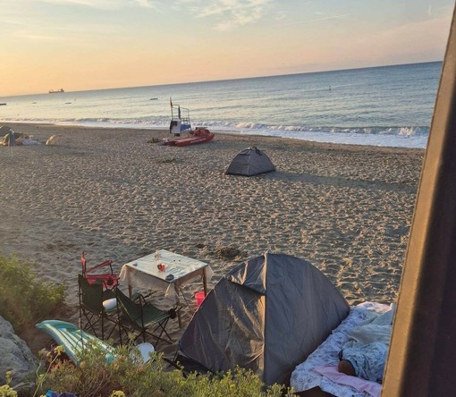 Savona, accampamenti abusivi sulle spiagge, Meles (M5S): "Serve tolleranza zero contro ogni forma di abuso" Savona, accampamenti abusivi sulle spiagge, Meles (M5S): "Serve tolleranza zero contro ogni forma di abuso"