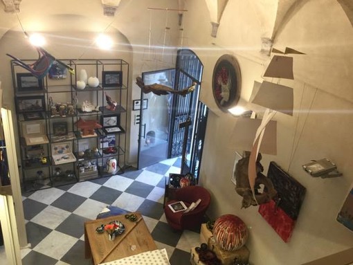 Savona, nel negozio da Temide "Coin Shop e ScopIamo Savona"