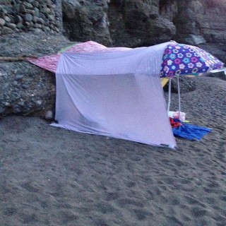 Bivacchi abusivi in spiaggia ad Albisola, intervento dei Carabinieri Bivacchi abusivi in spiaggia ad Albisola, intervento dei Carabinieri