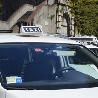 Prolungata a fine anno la validità della carta del bonus taxi