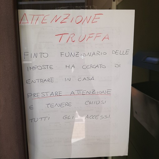 Truffa del finto funzionario delle imposte, lanciato l'allarme ad Albissola: "Ha cercato di entrare in casa" Truffa del finto funzionario delle imposte, lanciato l'allarme ad Albissola: "Ha cercato di entrare in casa"