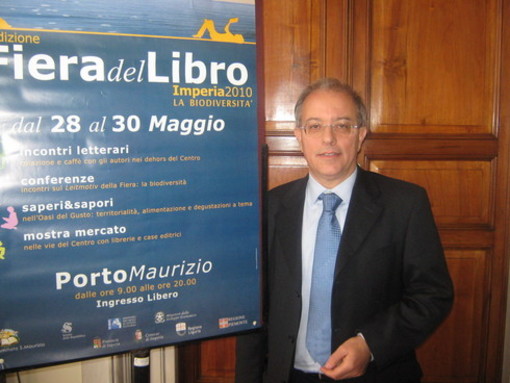 Alassio: domani presentazione del libro del medico sanremese Gianfranco Trapani 'Il pediatra nel cassetto'
