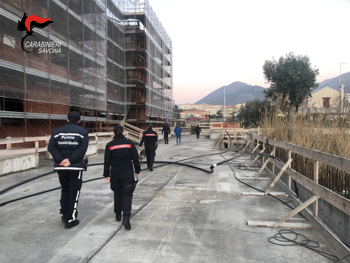 Ceriale, blitz nell'area T1: otto stranieri denunciati dai carabinieri (FOTO)