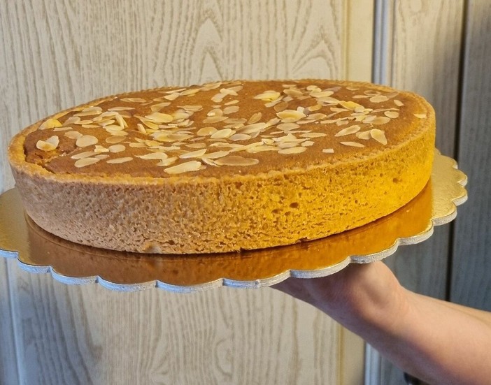 In foto la torta frangipane